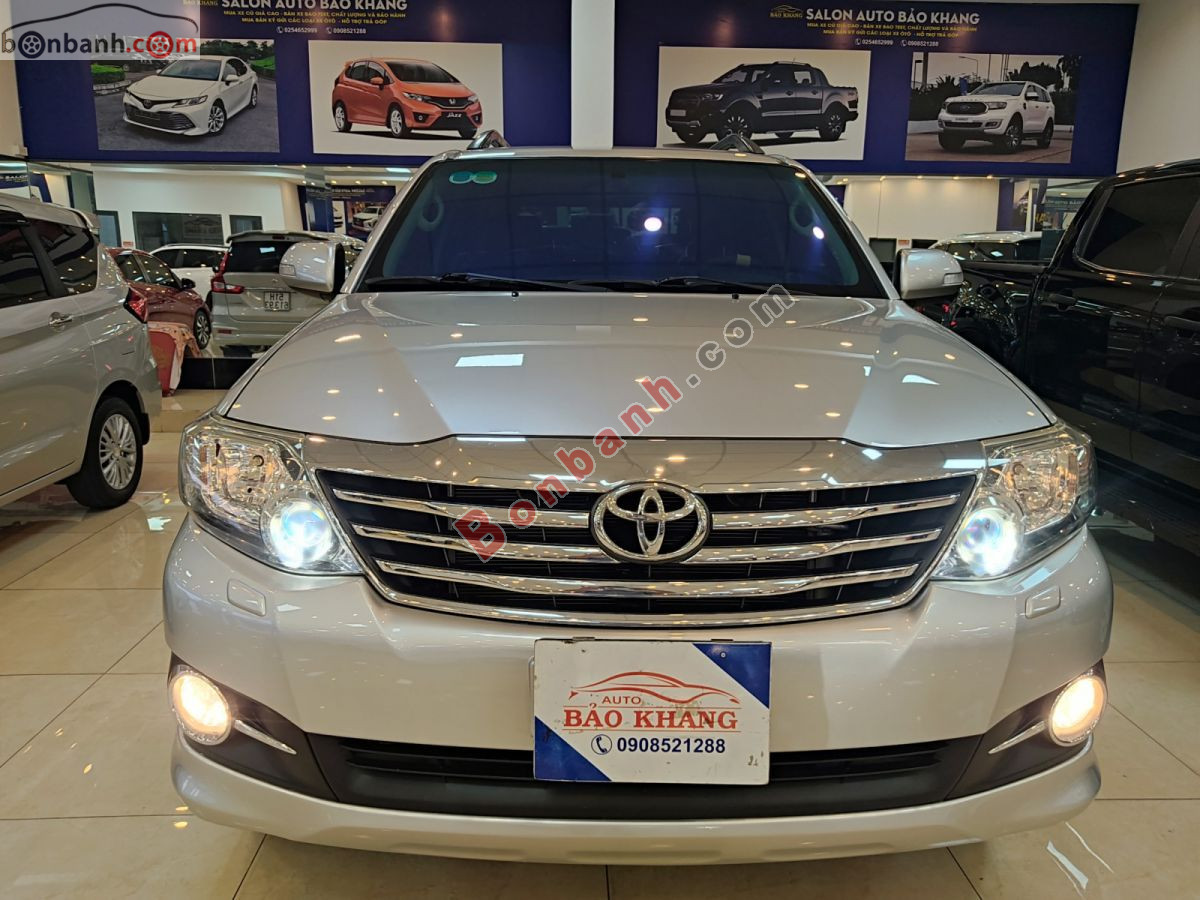 Toyota Fortuner 2.7V 4x4 AT 2015