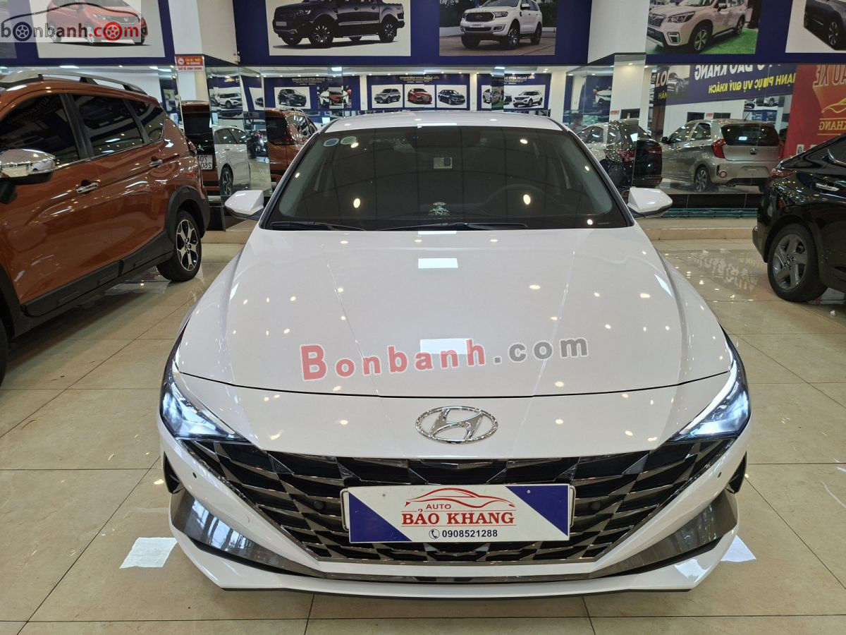 Hyundai Elantra 2.0 AT Cao cấp 2024