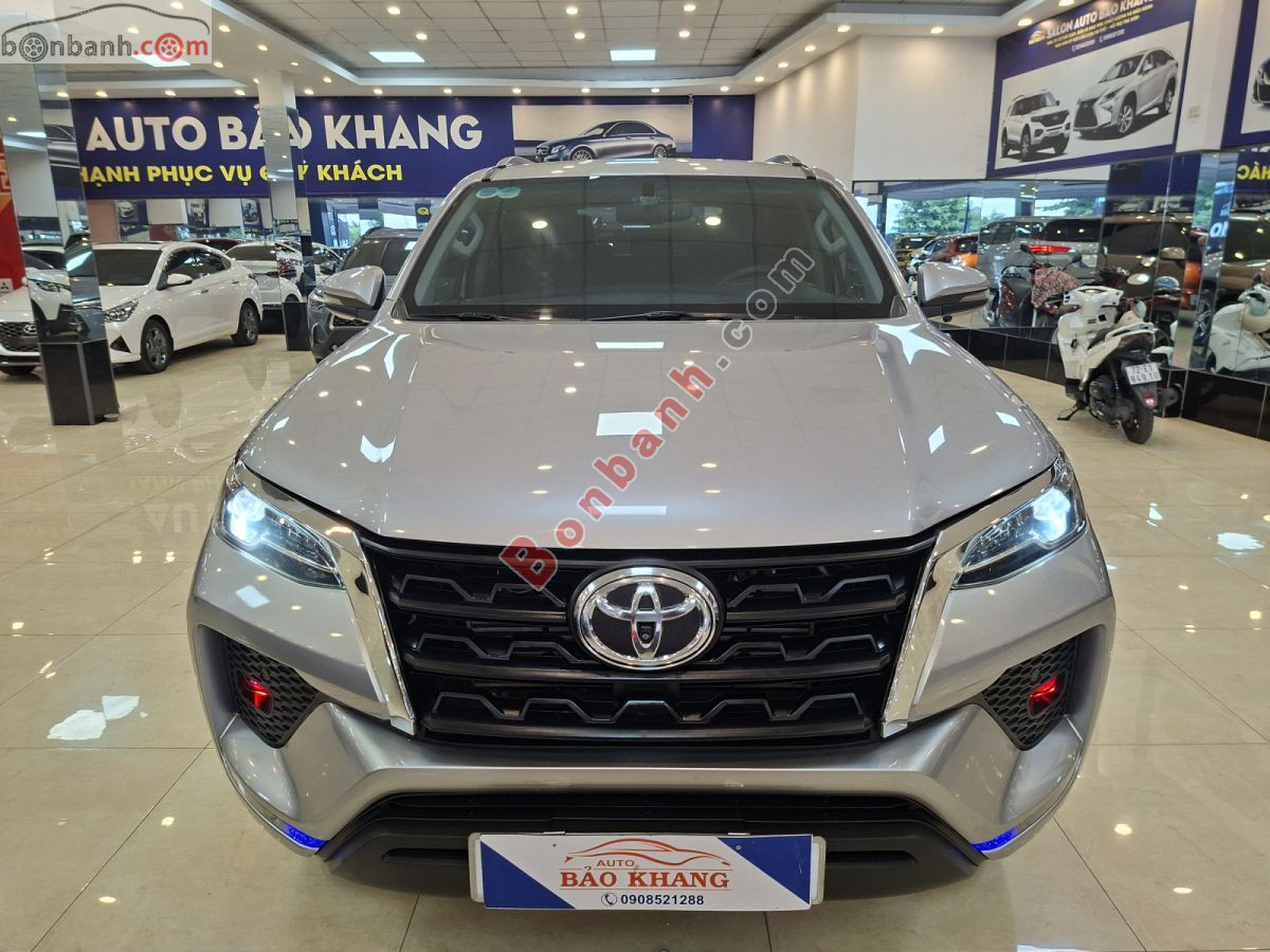 Xe Toyota Fortuner 2.4G 4x2 AT 2021